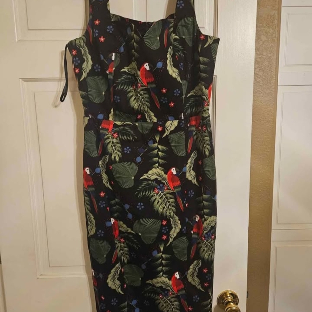 Collectif Parrot Print Midi Dress - Black and Green